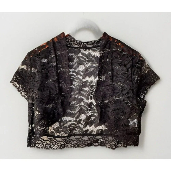 Womens Black Lace Cardigan Size Medium Cropped Short Sleeve Gothic - Picture 1 of 5